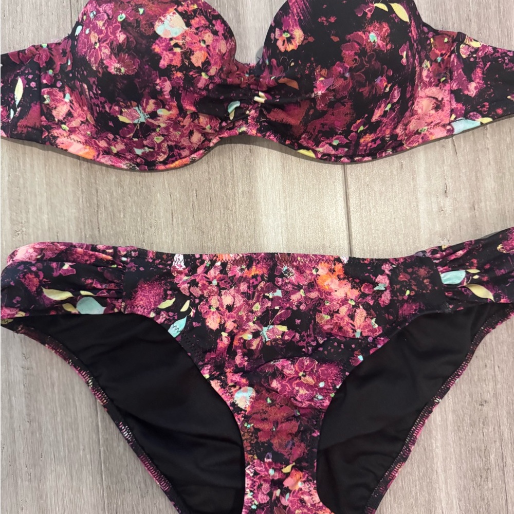 Floral VS Women's Swimwear Set